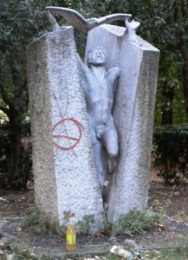 statua via franceschini